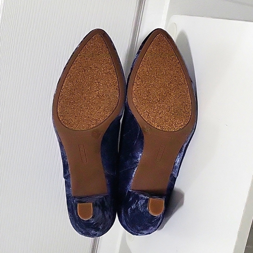 Vince Camuto velvet bootie - Picture 8 of 8